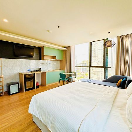นาม โฮเทล แอนด์ เรสซิเดนซ์ Hotel ดานัง ภายนอก รูปภาพ