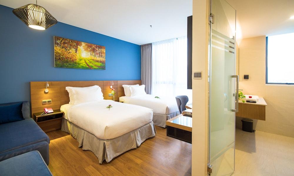 นาม โฮเทล แอนด์ เรสซิเดนซ์ Hotel ดานัง ภายนอก รูปภาพ