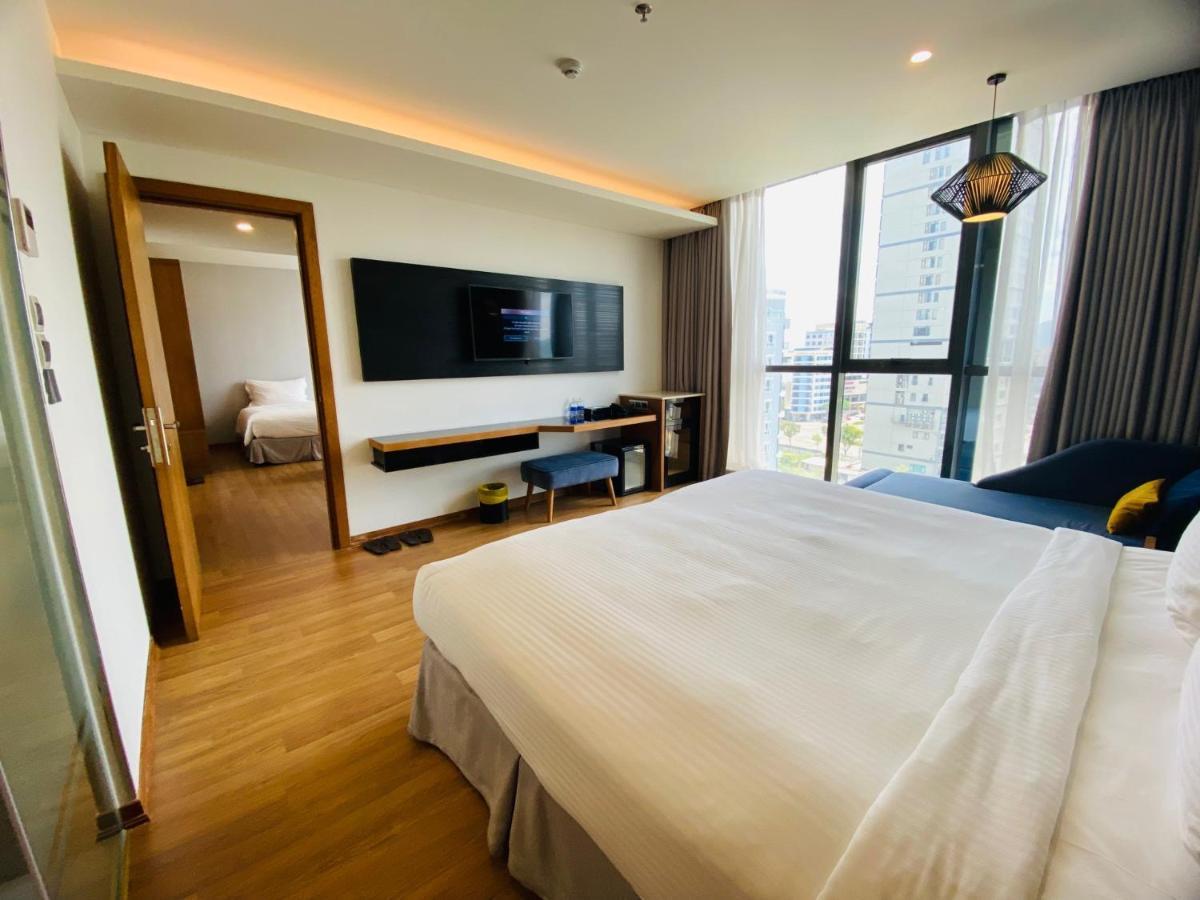 นาม โฮเทล แอนด์ เรสซิเดนซ์ Hotel ดานัง ภายนอก รูปภาพ