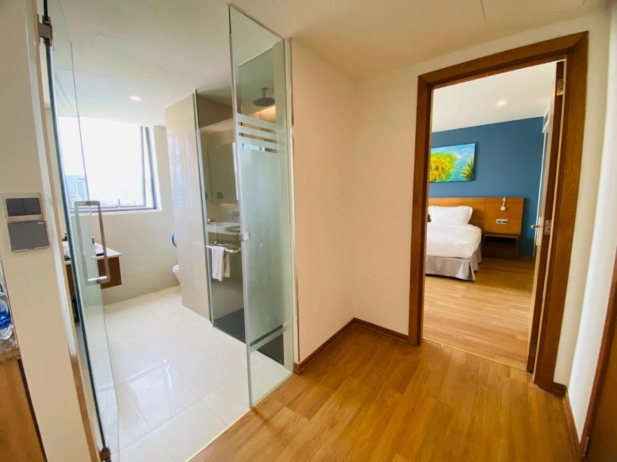 นาม โฮเทล แอนด์ เรสซิเดนซ์ Hotel ดานัง ภายนอก รูปภาพ