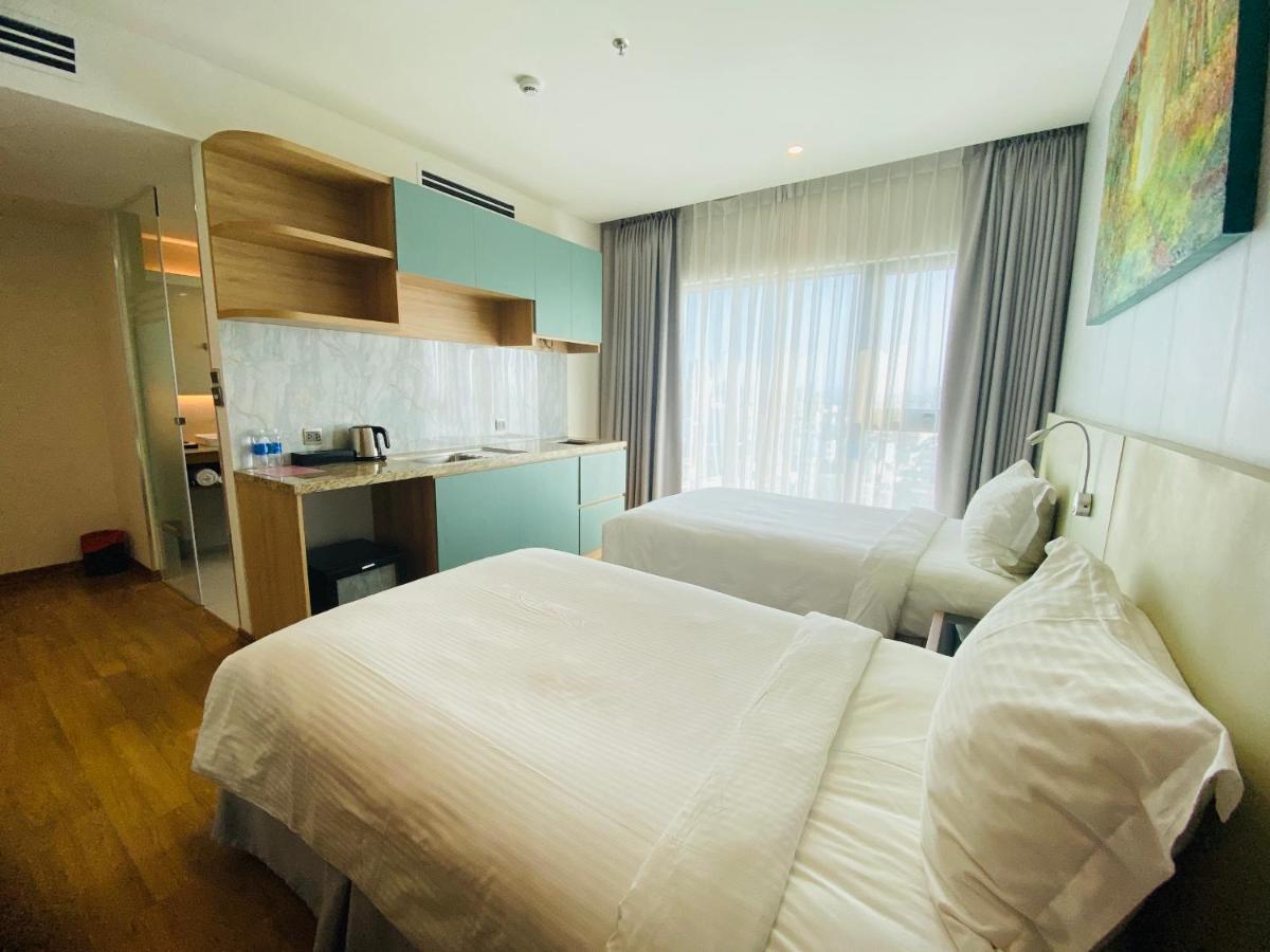 นาม โฮเทล แอนด์ เรสซิเดนซ์ Hotel ดานัง ภายนอก รูปภาพ