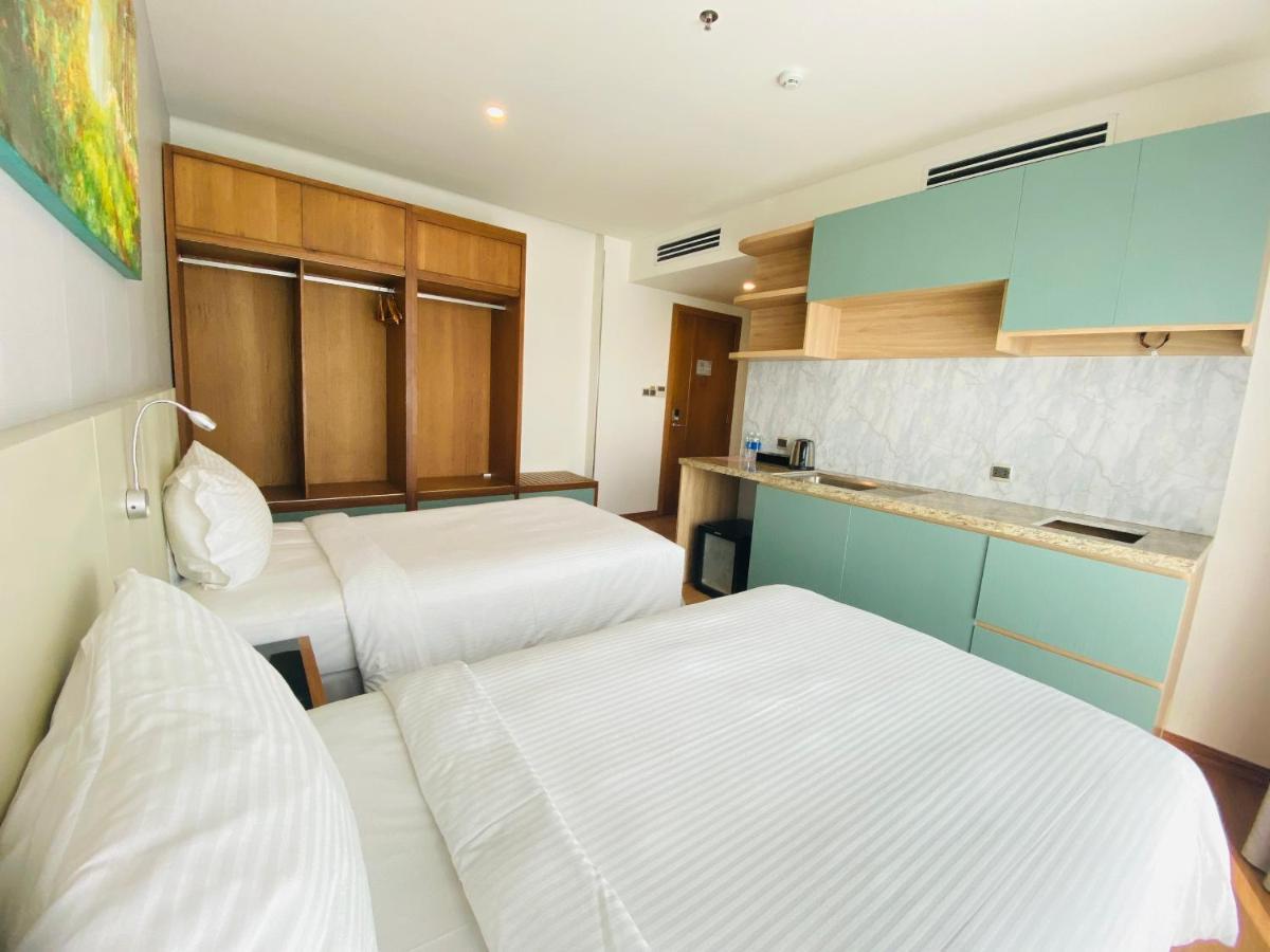 นาม โฮเทล แอนด์ เรสซิเดนซ์ Hotel ดานัง ภายนอก รูปภาพ