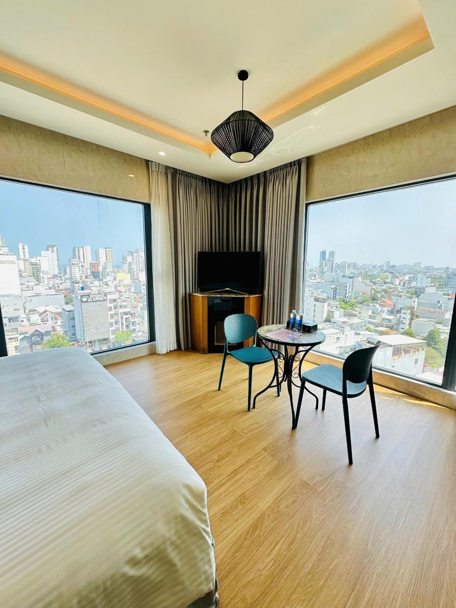 นาม โฮเทล แอนด์ เรสซิเดนซ์ Hotel ดานัง ภายนอก รูปภาพ