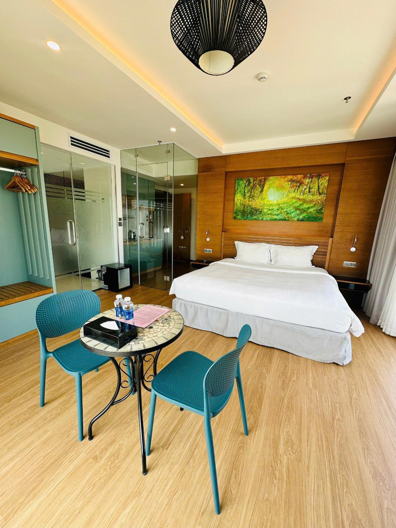 นาม โฮเทล แอนด์ เรสซิเดนซ์ Hotel ดานัง ภายนอก รูปภาพ