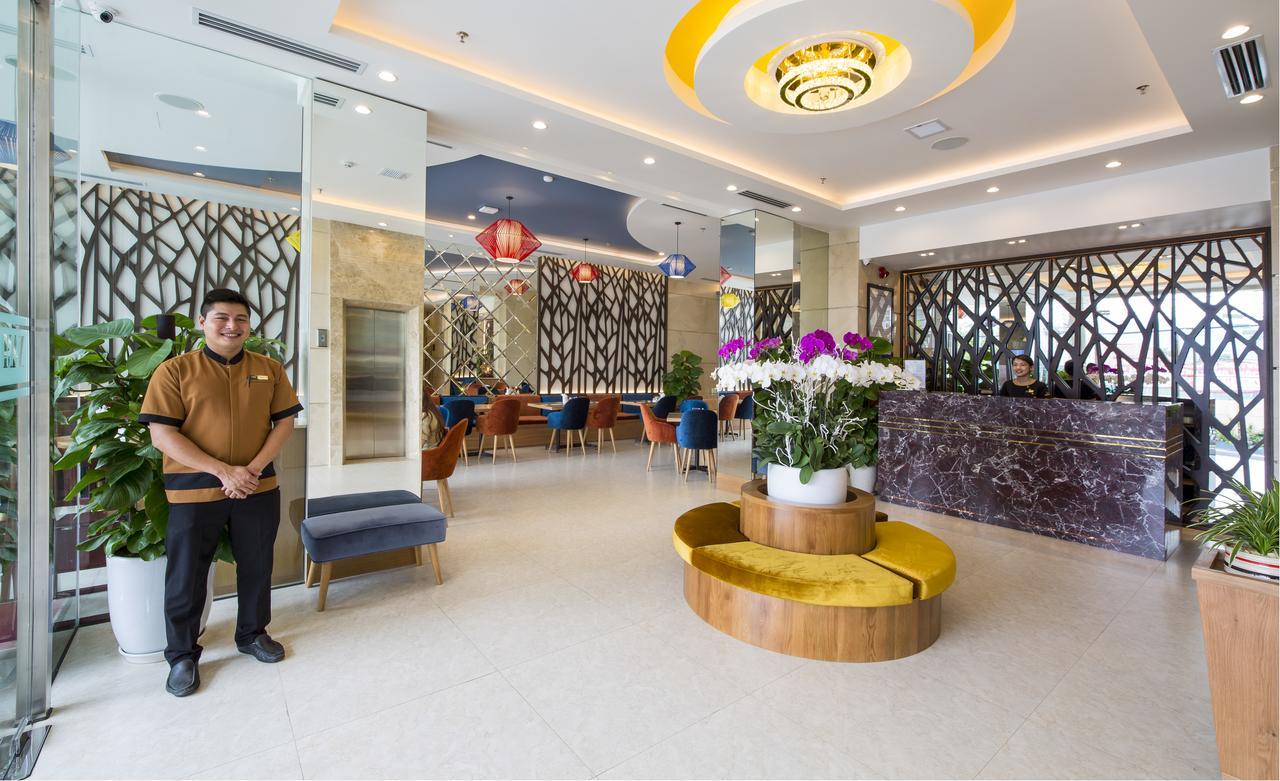 นาม โฮเทล แอนด์ เรสซิเดนซ์ Hotel ดานัง ภายนอก รูปภาพ